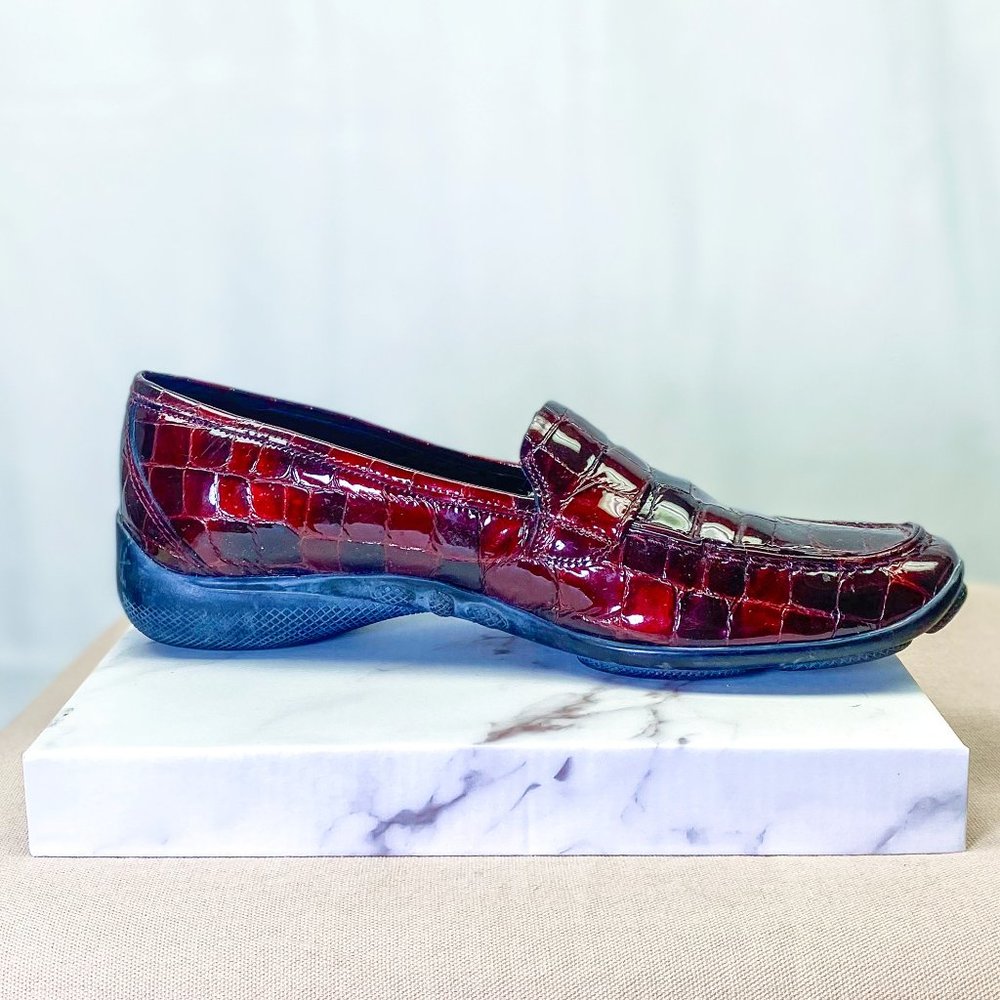 Sesto Meucci Women's Red Alligator Skin Slip On Shoes  Italian Loafers 9 Narrow